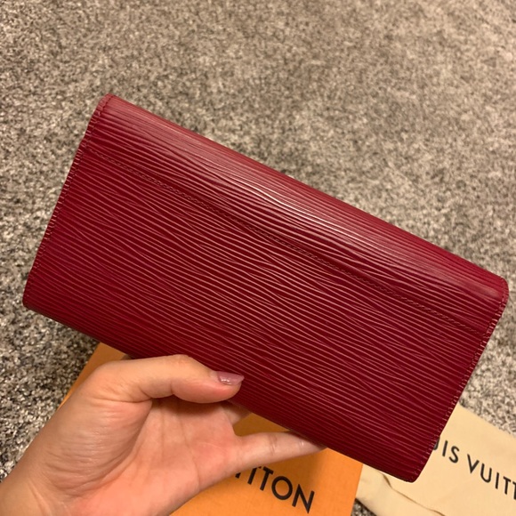 LV Sarah Wallet - Picture 2 of 7